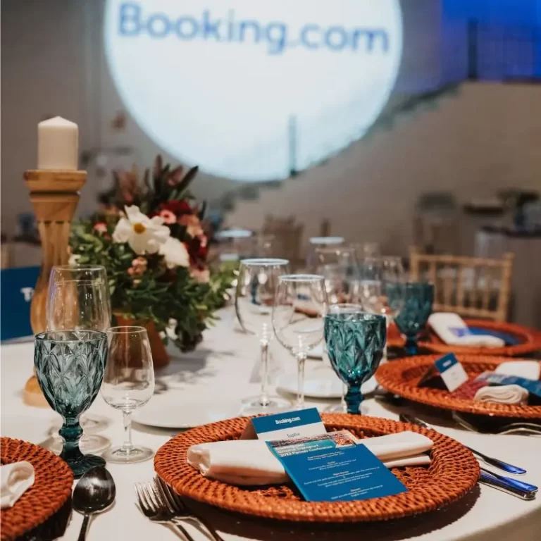 Porto Events - Booking.com Dinner Set Up